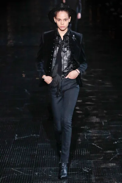 Look 53
